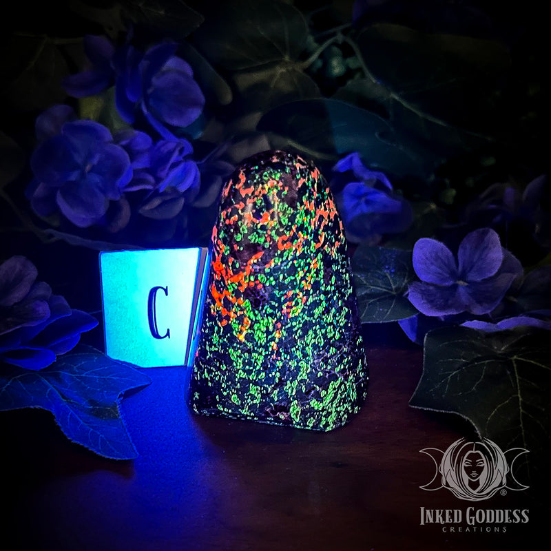 Load image into Gallery viewer, Franklinite, Willemite, Calcite Bloop for Amplifying Your Glow
