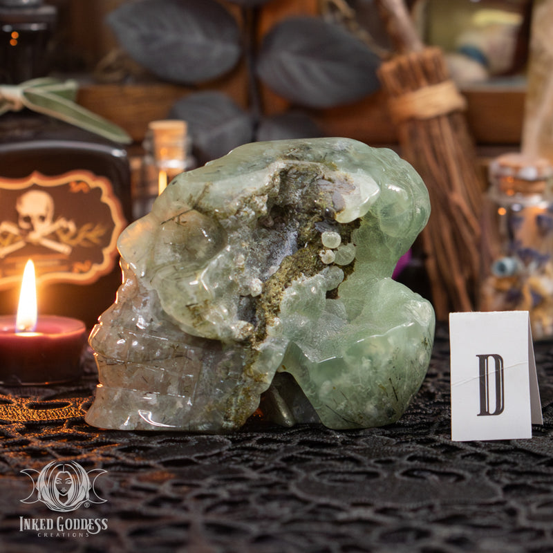 Load image into Gallery viewer, Prehnite Skull for Prophetic Magick