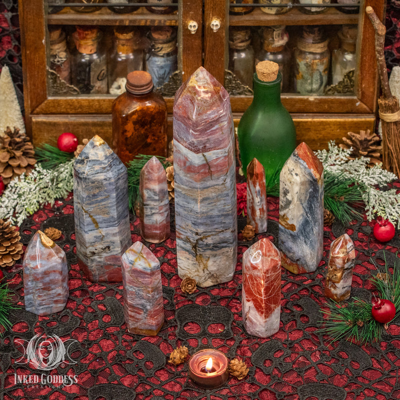 Load image into Gallery viewer, Violet Agate Tower for Radiating Divine Femininity