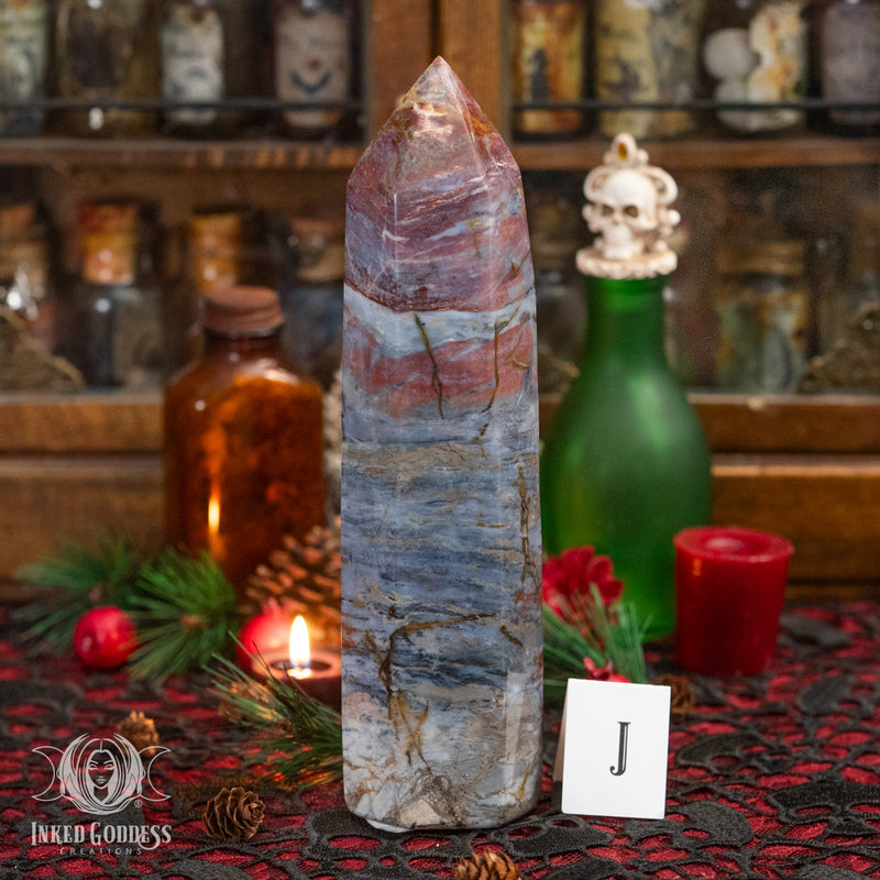 Load image into Gallery viewer, Violet Agate Tower for Radiating Divine Femininity