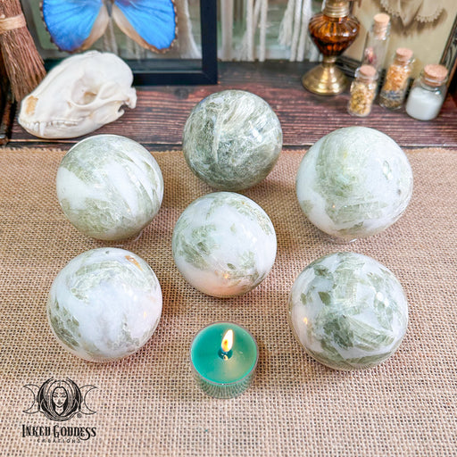 Wollastonite Sphere for Clear Creativity