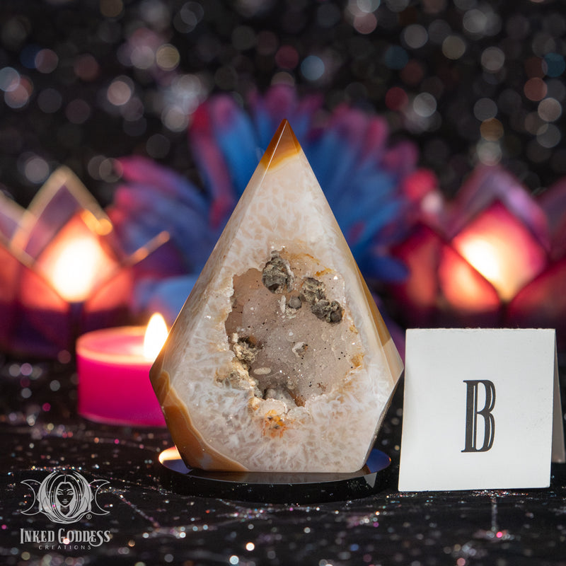 Load image into Gallery viewer, Triangle Agate Druzy Geode Portal for Otherworld Travel
