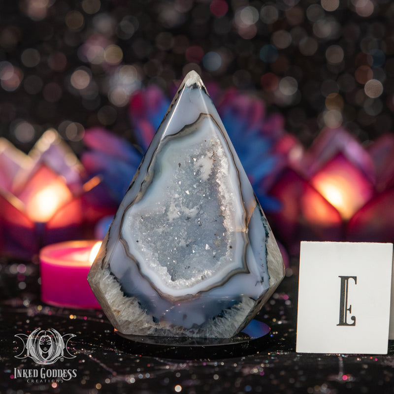 Load image into Gallery viewer, Triangle Agate Druzy Geode Portal for Otherworld Travel
