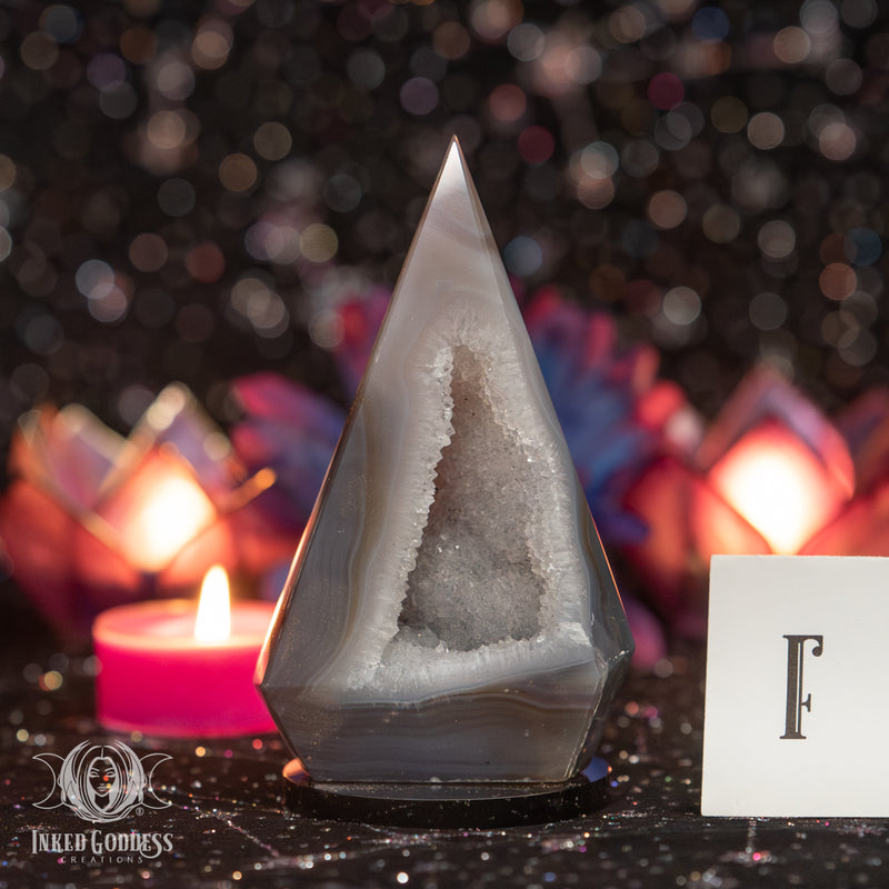 Load image into Gallery viewer, Triangle Agate Druzy Geode Portal for Otherworld Travel
