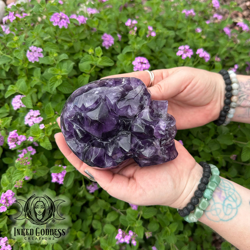 Load image into Gallery viewer, Amethyst &amp; Quartz Cluster Skull for Powerful AF Energy Drawing
