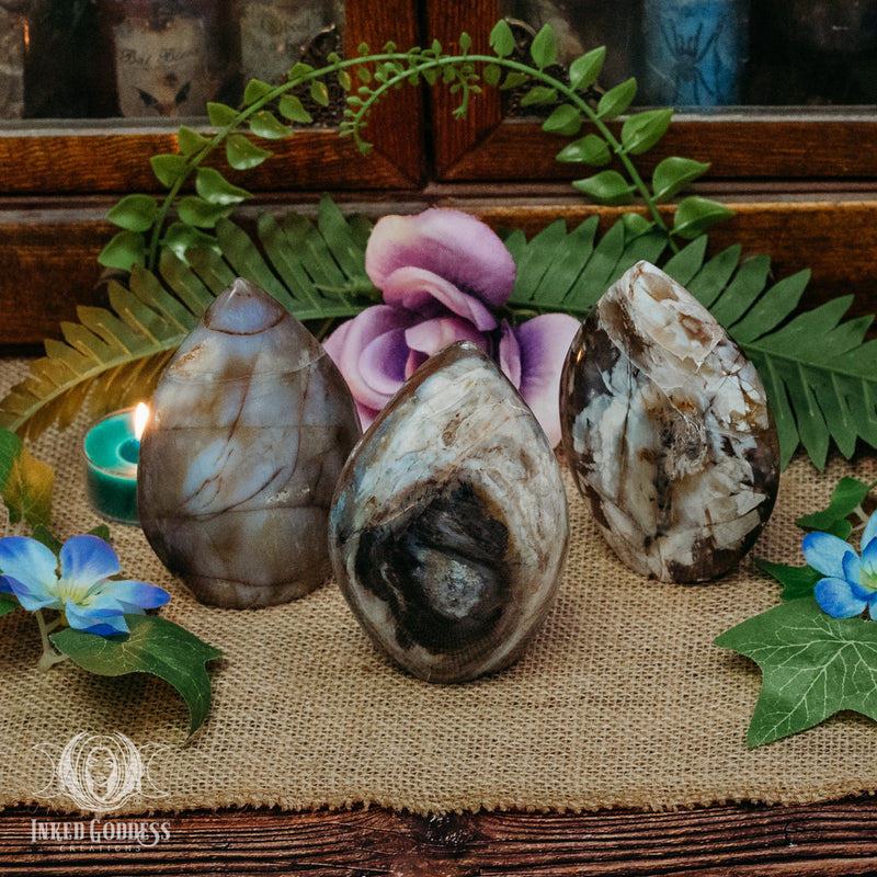 Load image into Gallery viewer, Blue Opal Flame for Imaginative Energy

