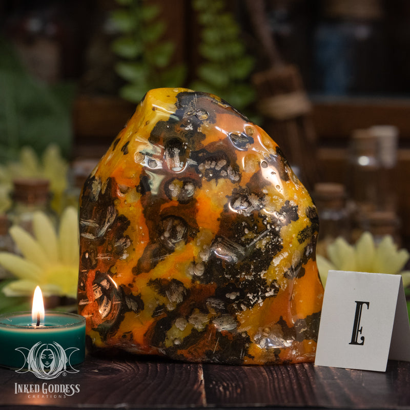 Load image into Gallery viewer, Bumble Bee Stone Freeform for Passionate Creativity
