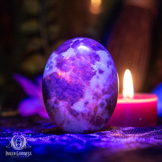 Cat's Eye Palm Stone for Positive Vibes