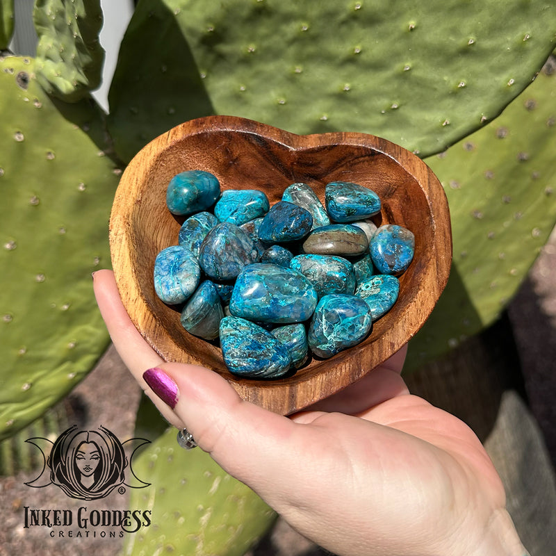 Load image into Gallery viewer, Chrysocolla and Shattuckite Tumbled for Speaking Your Mind
