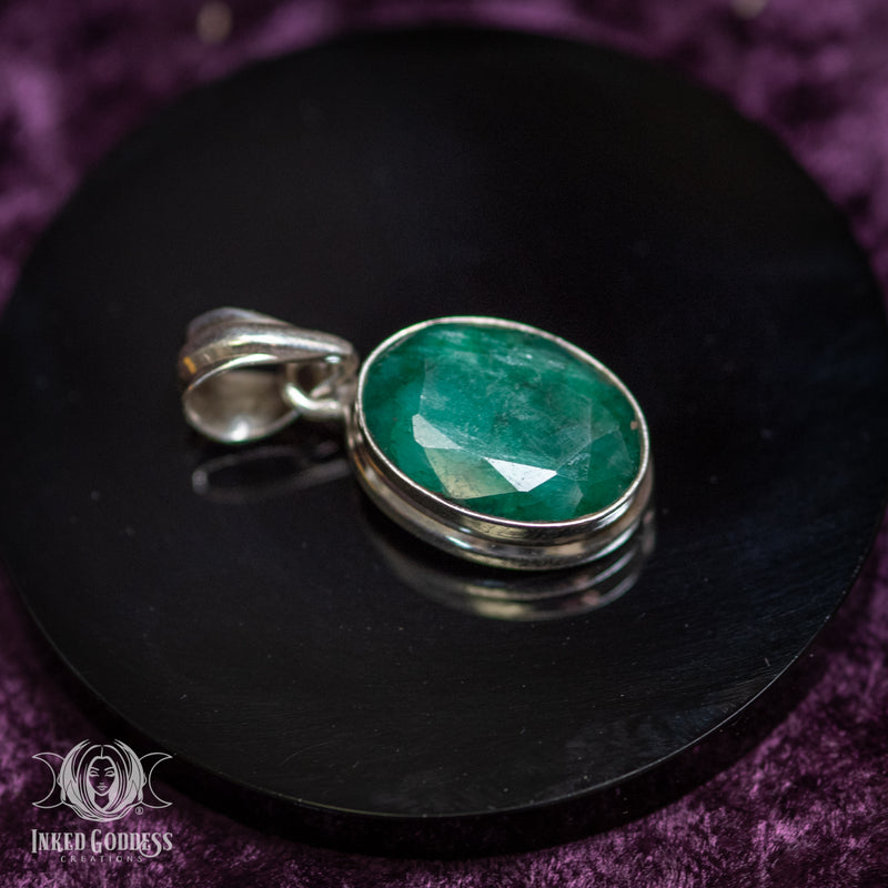 Load image into Gallery viewer, Faceted Emerald Sterling Silver Necklace for Calm Vibes
