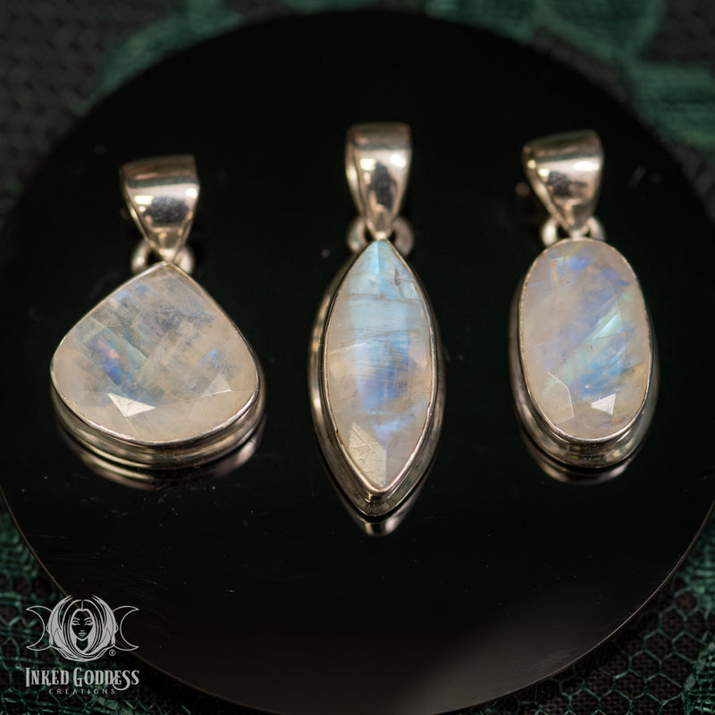 Load image into Gallery viewer, Faceted Moonstone Sterling Silver Necklace for Divine Feminine Magick
