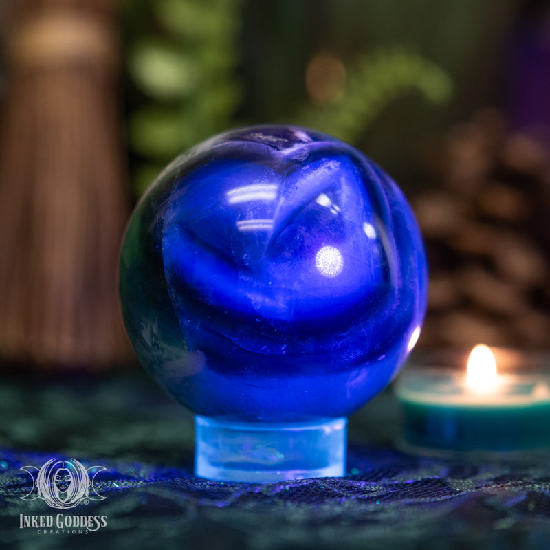 Load image into Gallery viewer, Feather Fluorite Sphere for Confident Optimism
