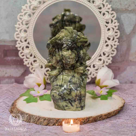 Green Jade Medusa Bust for Women's Healing