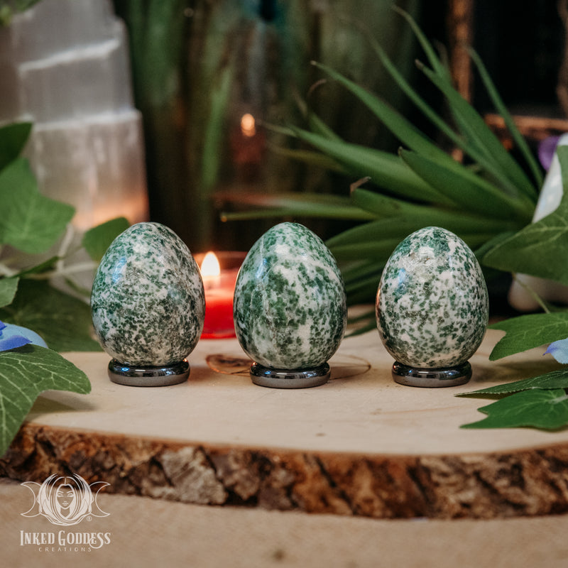 Load image into Gallery viewer, Green Jade Spotted Gemstone Egg for New Beginnings
