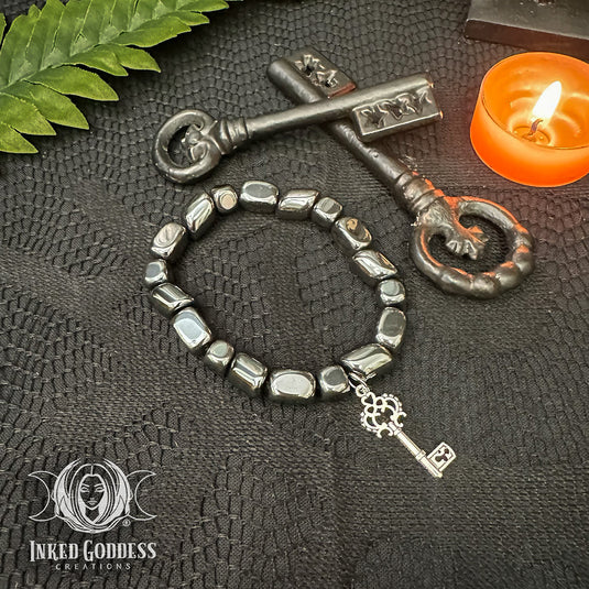 Hecate Wooden Box Set for the Greek Goddess of Witchcraft & the Crossroads