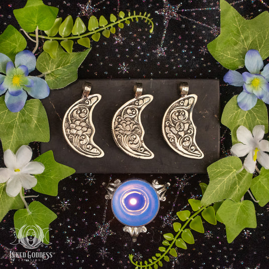 Labradorite Crescent Moon Face Tibetan Necklace for Magickal Transformation
