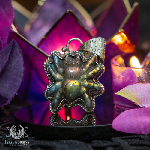 Labradorite Spider Tibetan Necklace for Mysterious Vibes