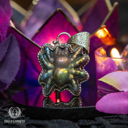 Labradorite Spider Tibetan Necklace for Mysterious Vibes