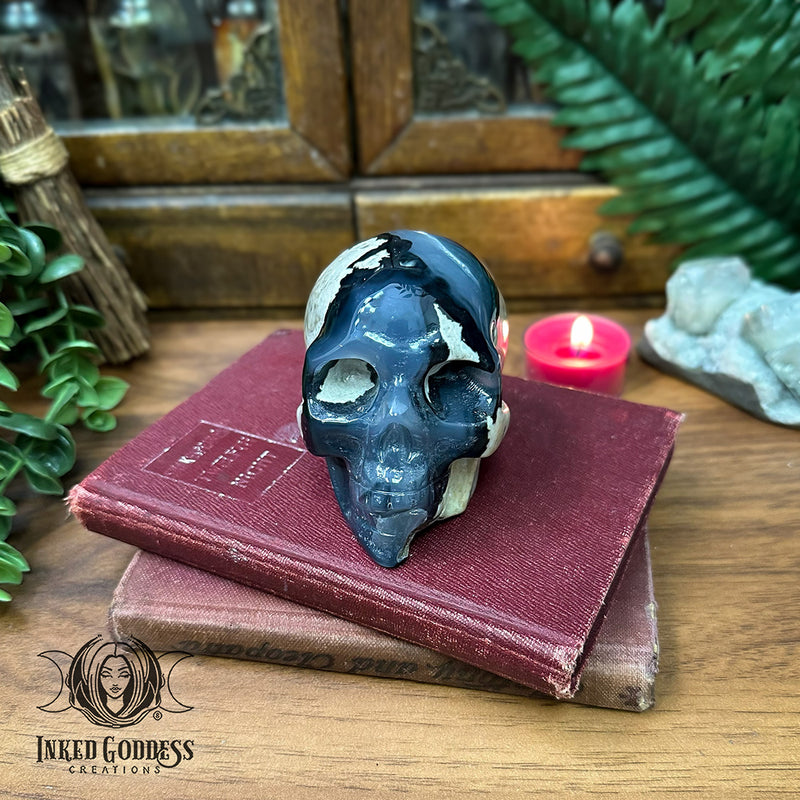 Load image into Gallery viewer, Lava Agate Skull - Misfit - Not UV Reactive
