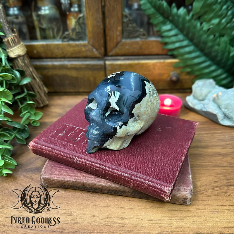 Load image into Gallery viewer, Lava Agate Skull - Misfit - Not UV Reactive

