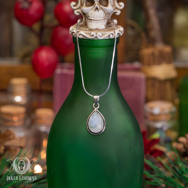 Load image into Gallery viewer, Moonstone Pillar Candle and Necklace Set for Intuitive Magick
