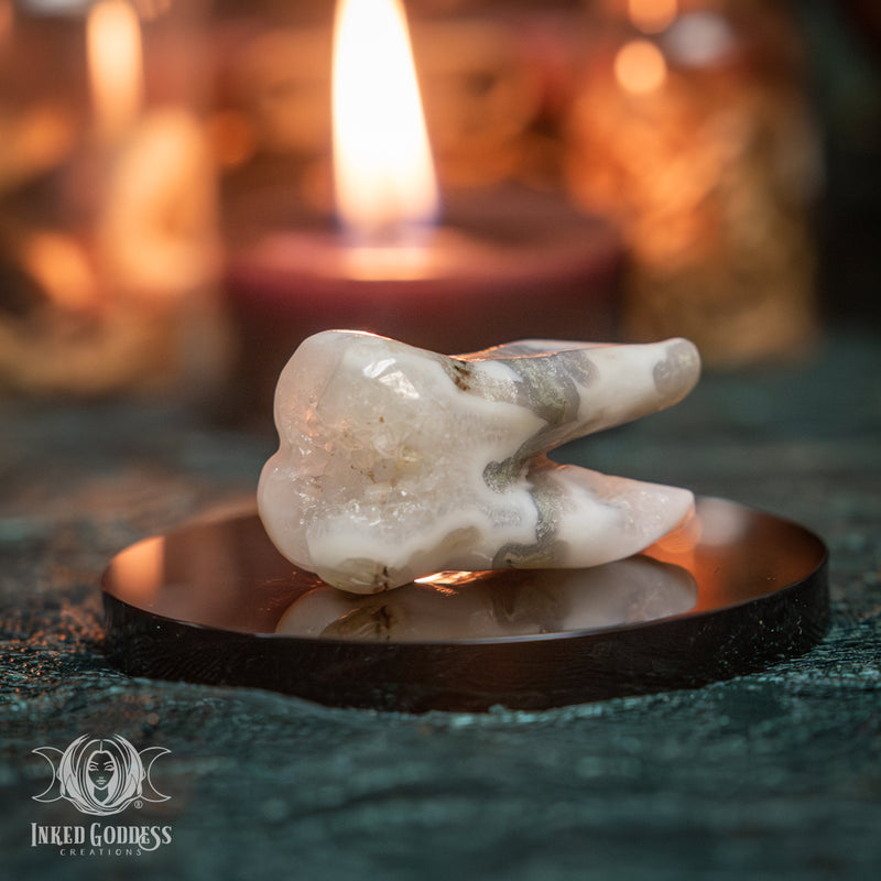Load image into Gallery viewer, Moss Agate &quot;Rotten&quot; Tooth for Releasing Stress
