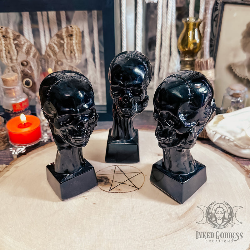 Load image into Gallery viewer, Obsidian Skull on Hand Carving for Protective Vibes
