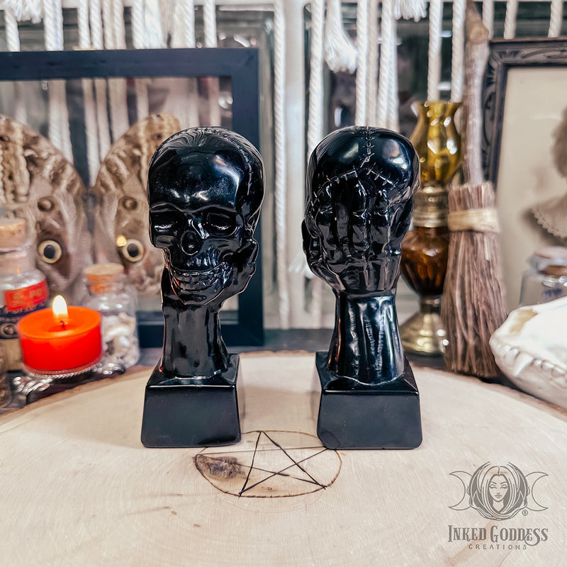 Load image into Gallery viewer, Obsidian Skull on Hand Carving for Protective Vibes
